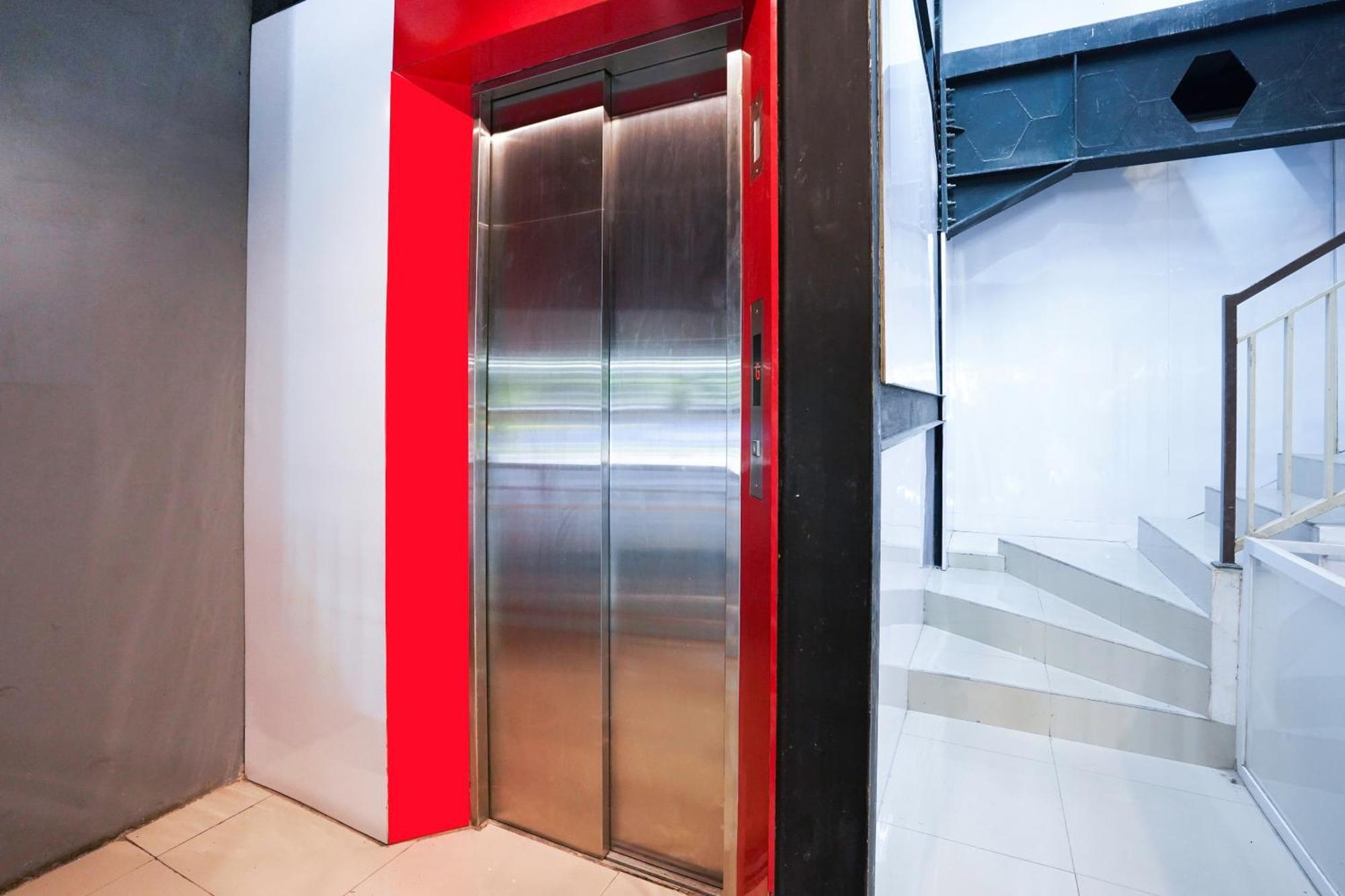 Hotel Super Oyo Flagship 3688 Pot Art Surabaja Zewnętrze zdjęcie